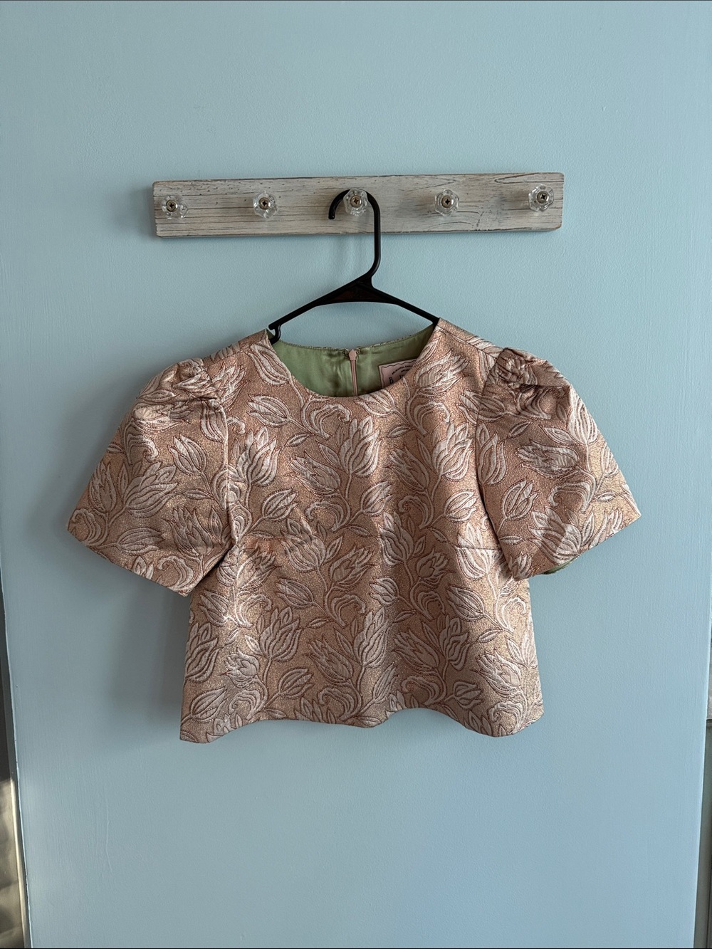 Textured Pink Floral Jacquard Short-Sleeve Top